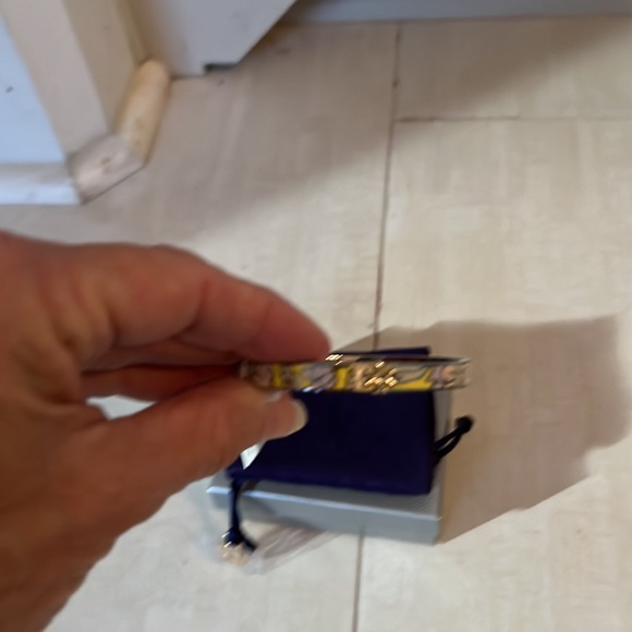 Brand new Tory Burch Kira enamel bracelet - Picture 2 of 5